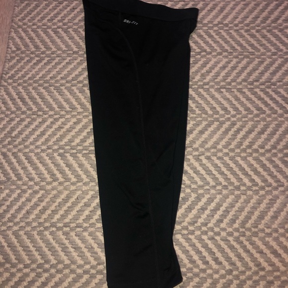 Nike pro black capris - Picture 4 of 5